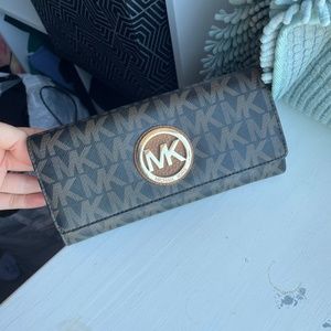 Michael kors wallet
